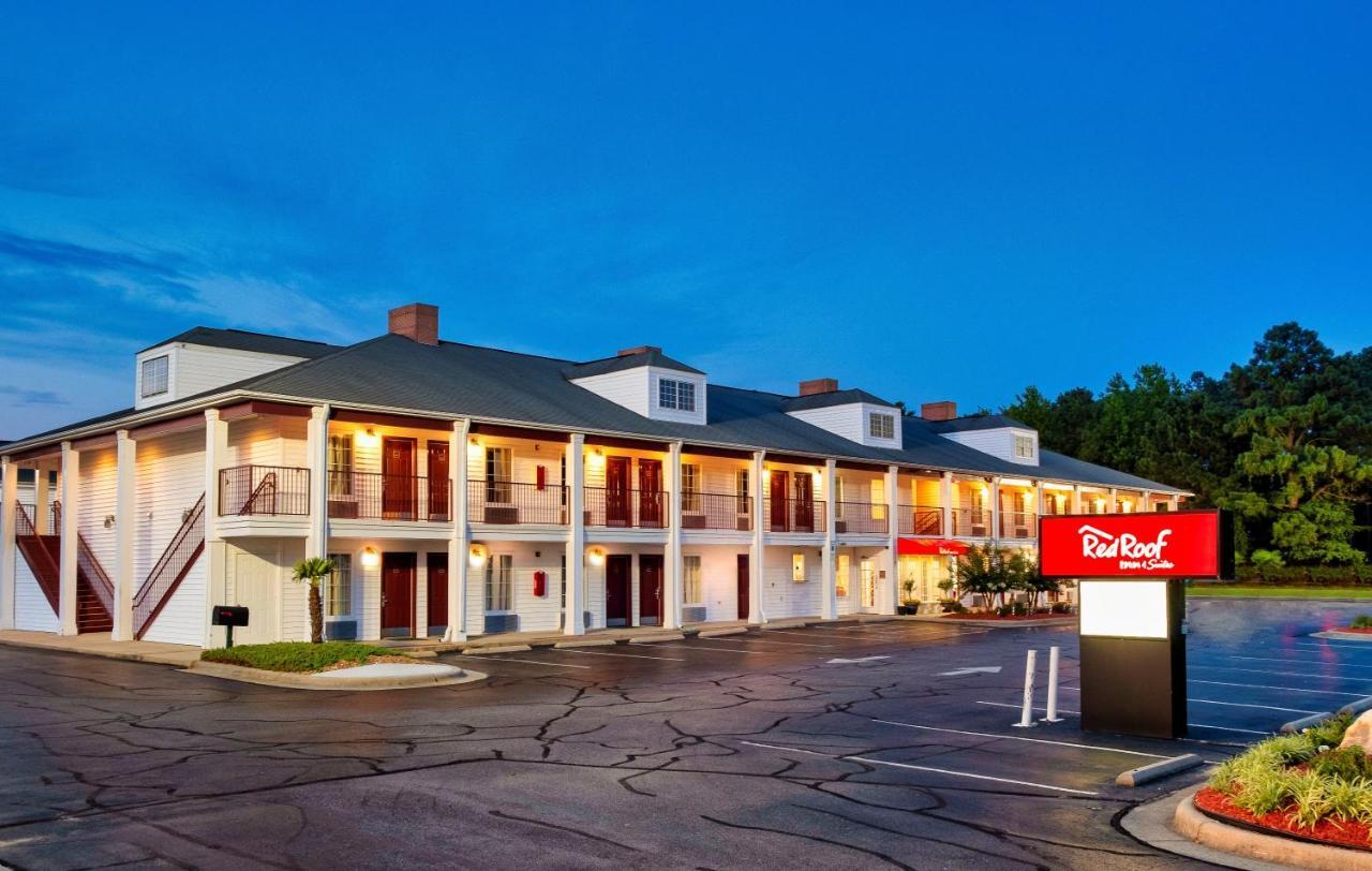 Red Roof Inn & Suites Wilson Exterior photo